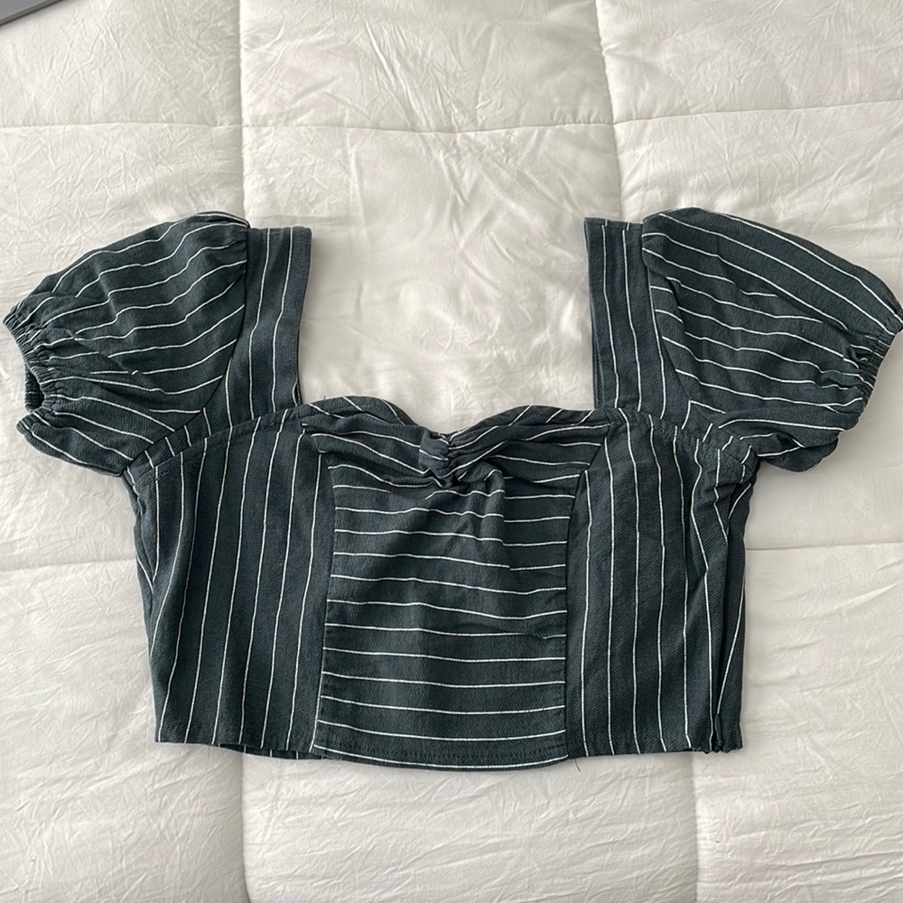 Green crop top